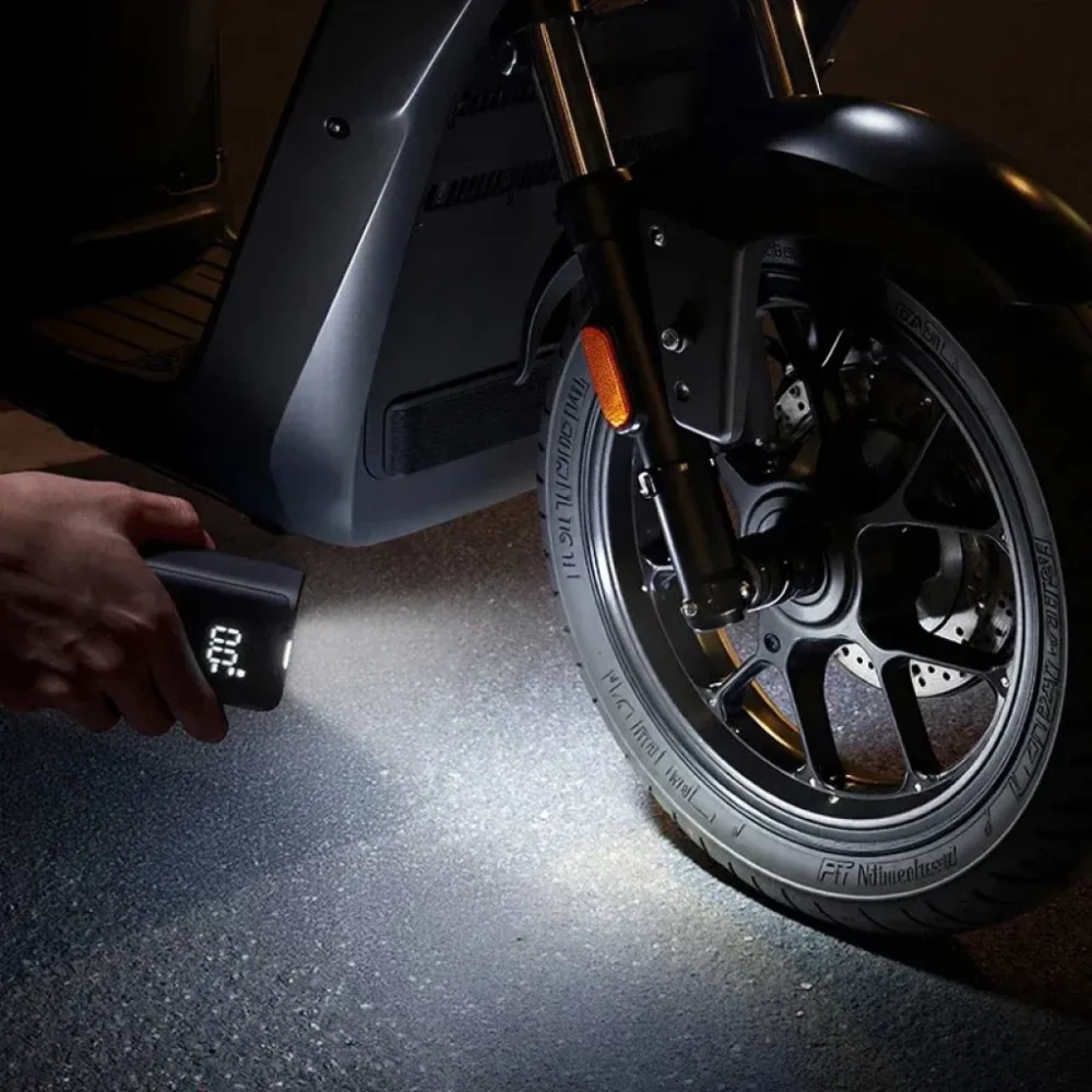 Mijia Compact Portable Electric Air Compressor com lanterna Bateria de 2000 mAh - Imagem 4